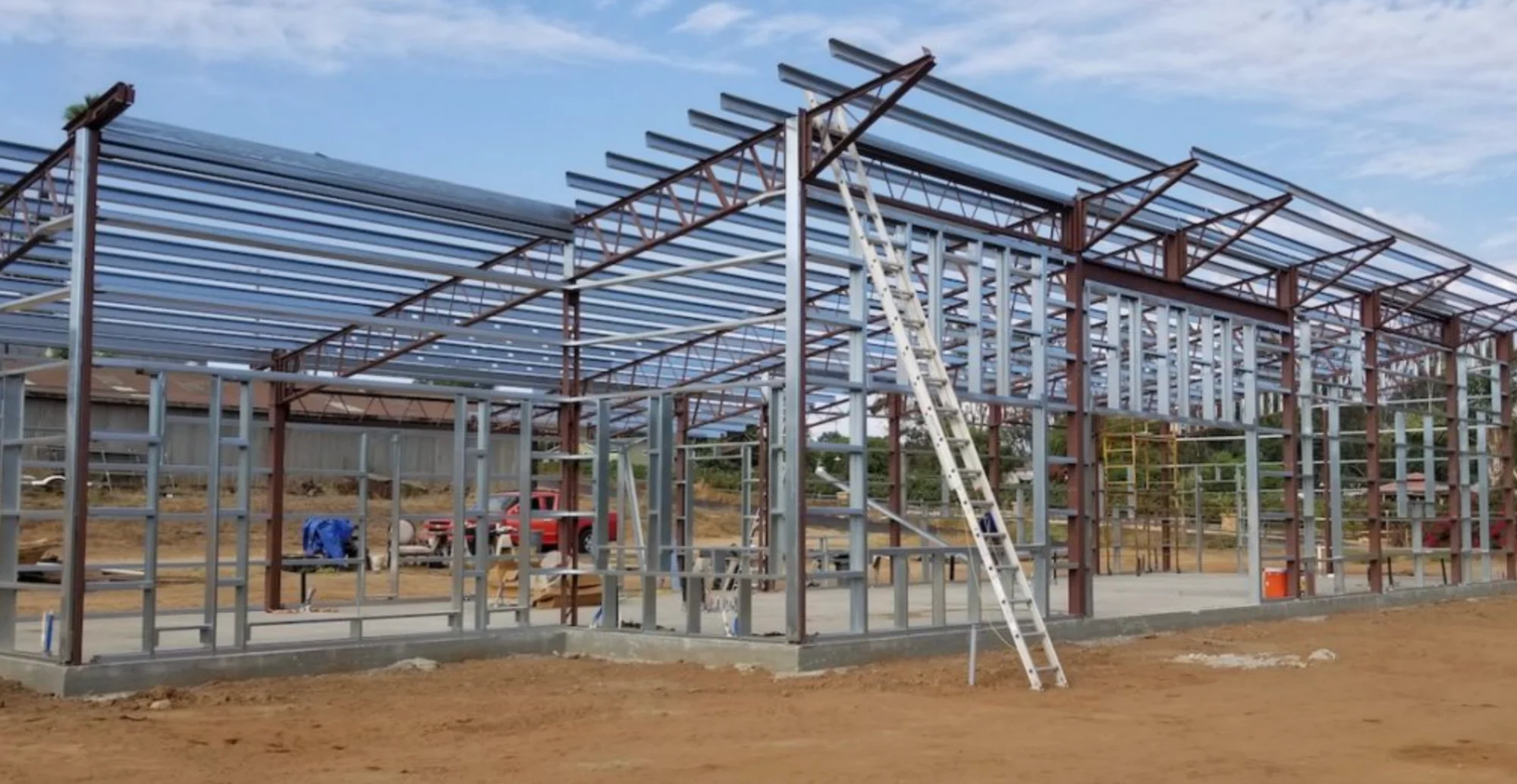 Steel barndo construction in Alabama