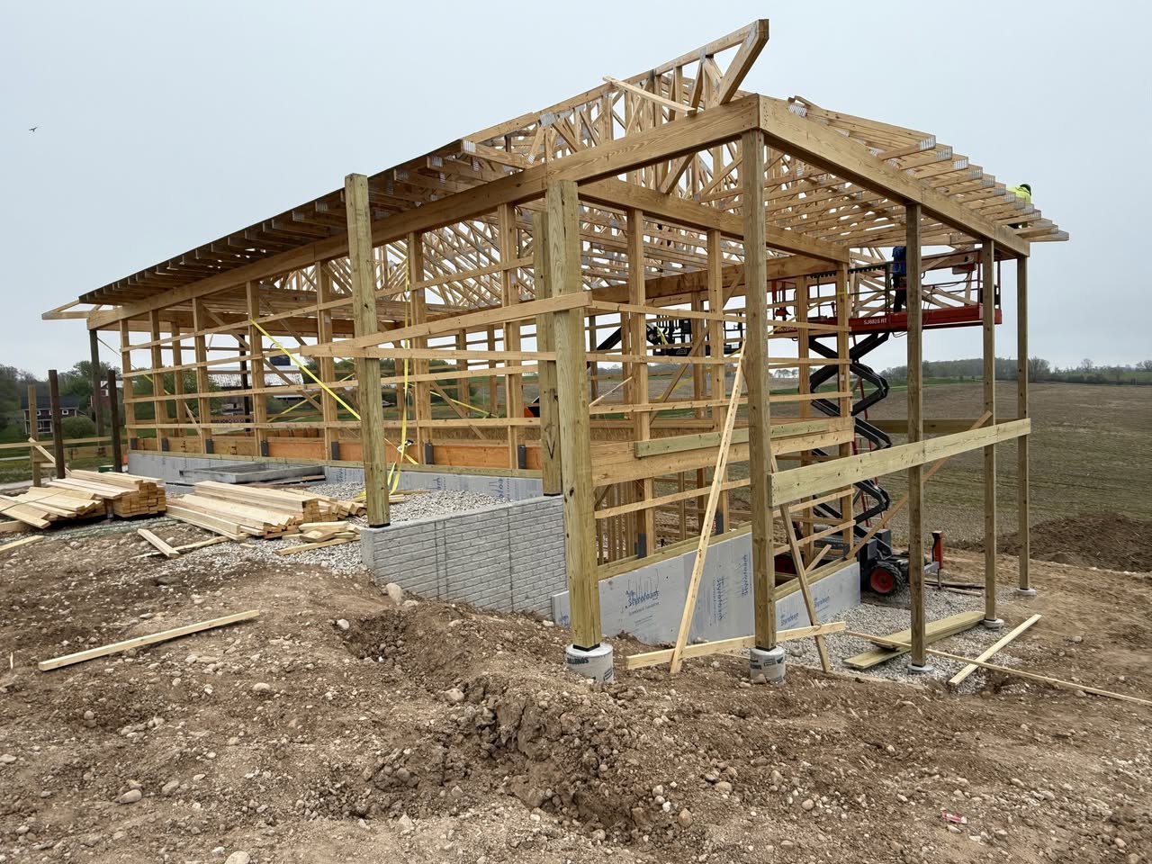 Wood barndominium construction in Alabama